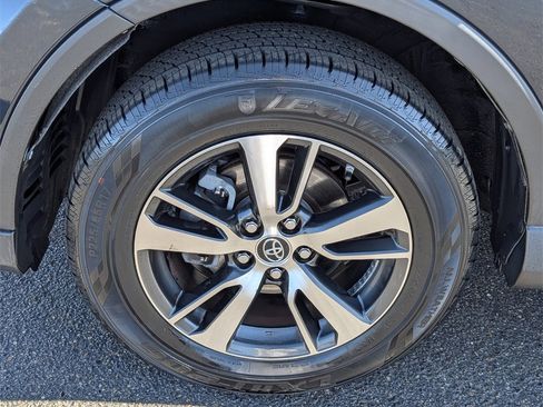 Used 2018 Toyota RAV4 XLE image 25