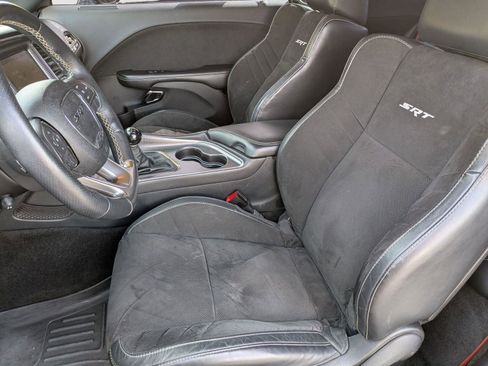 Used 2015 Dodge Challenger SRT Hellcat RWD image 24