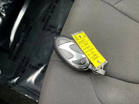 Certified 2025 Hyundai Elantra Sport image 11