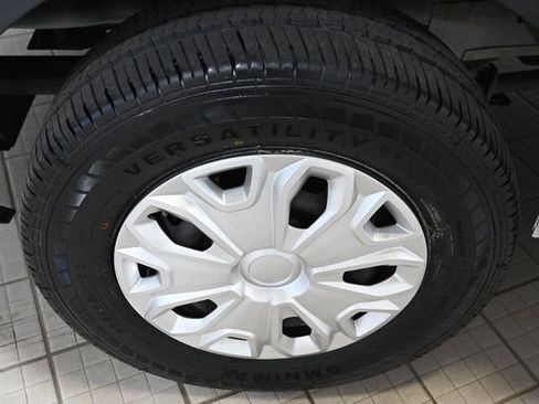 Used 2019 Ford Transit 250 130 Low Roof w/ Exterior Upgrade Package RWD image 16