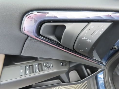 Used 2025 BMW X3 xDrive30i w/ Convenience Package image 24