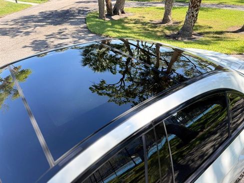 Used 2018 Mercedes-Benz E 300 image 8