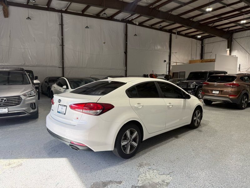 Used 2018 Kia Forte S FWD image 5