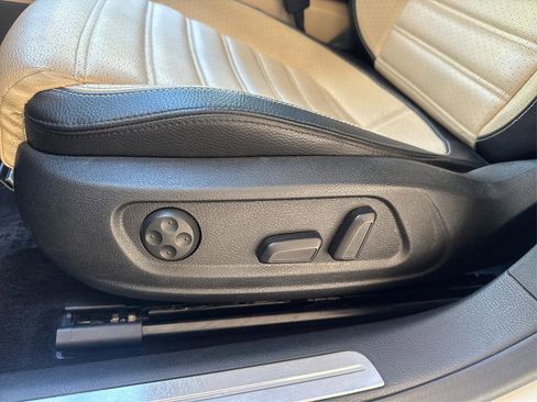 Used 2016 Volkswagen CC Sport image 18