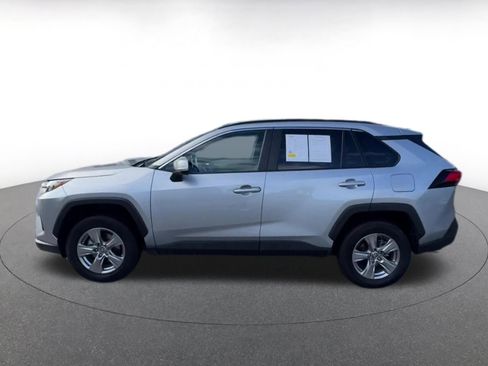 Used 2025 Toyota RAV4 XLE w/ Convenience Package image 9