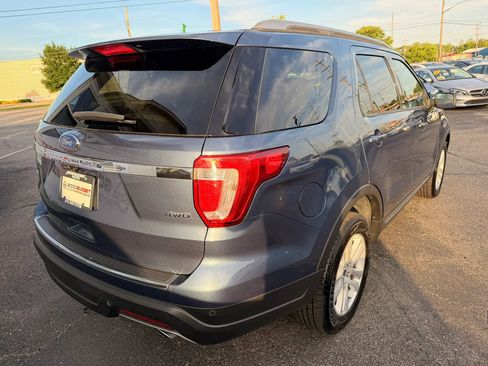 Used 2018 Ford Explorer XLT w/ Equipment Group 202A AWD/4WD image 5