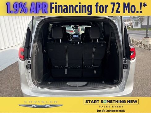 New 2026 Chrysler Pacifica Select image 24