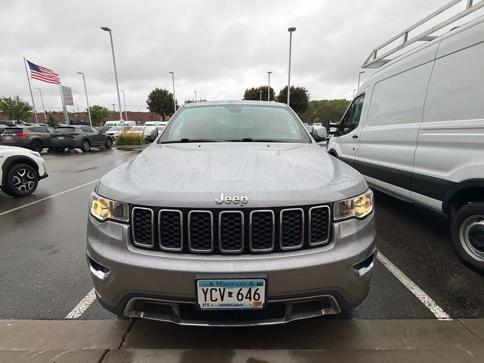 Used 2019 Jeep Grand Cherokee Limited w/ Trailer Tow Group IV AWD/4WD image 3