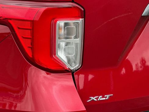 Certified 2023 Ford Explorer XLT w/ Equipment Group 202A RWD image 27