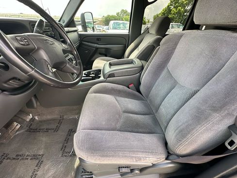 Used 2007 Chevrolet Silverado 2500 LT w/ Heavy-Duty Power Package RWD image 14