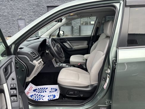 Used 2017 Subaru Forester 2.5i Premium w/ All-Weather Package image 10