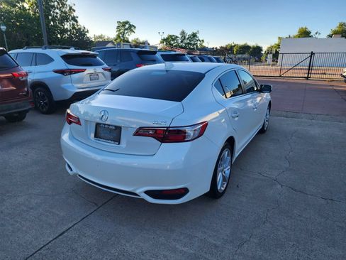 Used 2018 Acura ILX FWD image 4