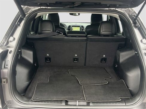 Used 2023 Jeep Cherokee Altitude Lux image 25