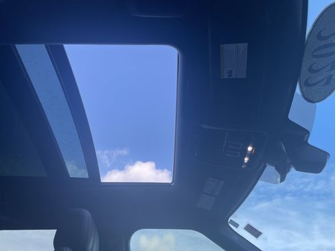 Used 2022 Land Rover Range Rover Sport HST image 17