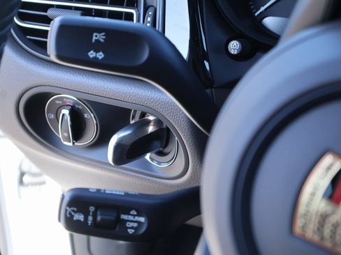 Certified 2026 Porsche Macan AWD/4WD image 31