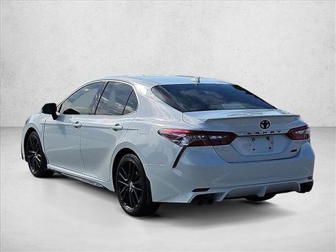 Used 2022 Toyota Camry XSE FWD image 7