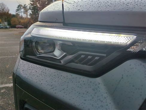 Used 2023 Chevrolet Colorado LT w/ LT Convenience Package III image 10