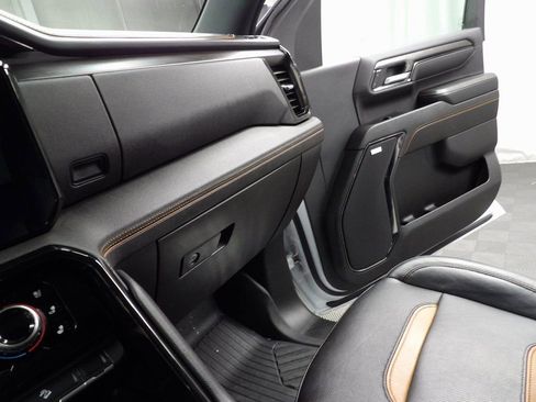 Used 2024 GMC Sierra 2500 AT4 w/ AT4 Premium Plus Package image 12