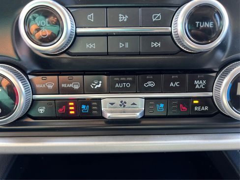 Used 2024 Ford Expedition Max XLT image 35