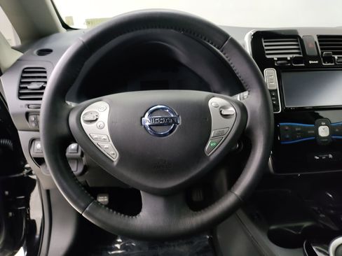 Used 2015 Nissan Leaf SL w/ Premium Package image 17