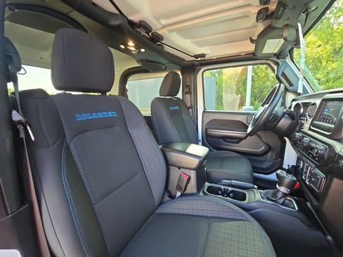 Used 2021 Jeep Wrangler Sport AWD/4WD image 19