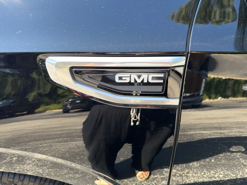 Used 2021 GMC Yukon XL Denali w/ Denali Ultimate Package AWD/4WD image 10
