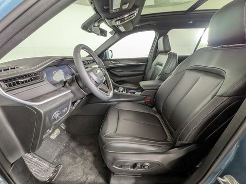 New 2026 Jeep Grand Cherokee Limited w/ Limited Altitude Package AWD/4WD image 16