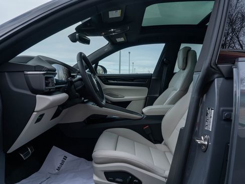 New 2025 Porsche Macan 4S Electric image 22