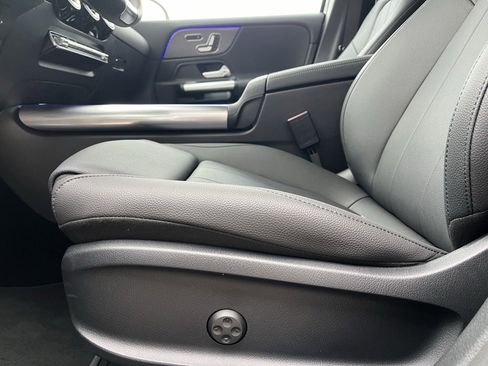 Used 2025 Mercedes-Benz GLA 250 4MATIC image 15