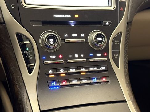 Used 2016 Lincoln MKX Reserve FWD image 27