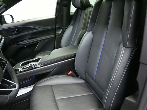 Used 2024 Cadillac Lyriq Sport image 11