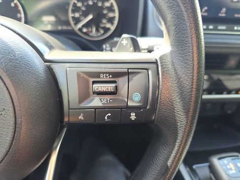 Used 2024 Nissan Rogue SV AWD/4WD image 24