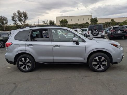 Used 2017 Subaru Forester 2.5i Premium w/ Popular Package #2A image 5