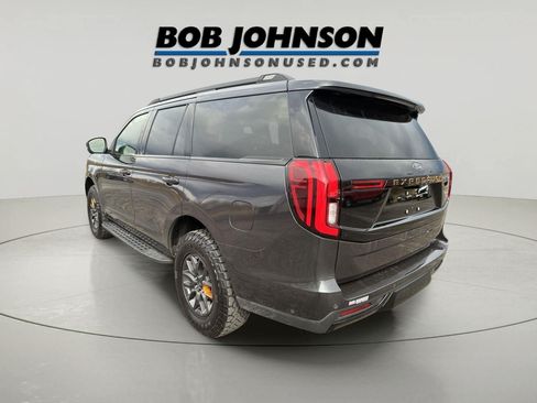 Used 2025 Ford Expedition Tremor AWD/4WD image 3