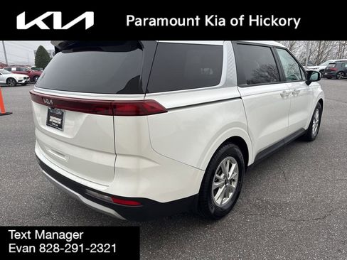 Used 2023 Kia Carnival LX image 7