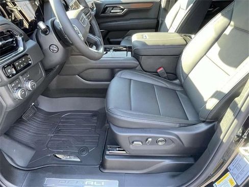 New 2026 GMC Yukon XL Denali w/ LPO, Floor Liner Package image 12