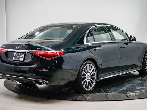 Used 2025 Mercedes-Benz S 580 4MATIC Sedan image 4
