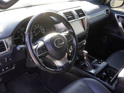Used 2020 Lexus GX 460 Premium w/ Premium Package AWD/4WD image 18