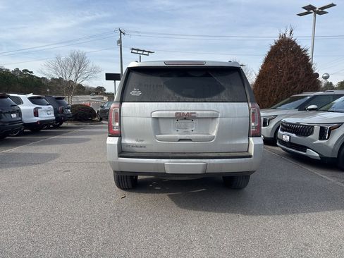 Used 2017 GMC Yukon SLE w/ SLE Value Package image 4