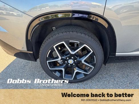 Used 2025 Chevrolet Traverse High Country FWD image 12