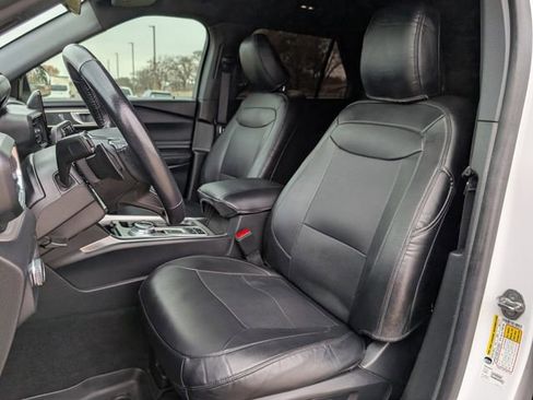 Used 2020 Ford Explorer XLT w/ Equipment Group 202A image 21