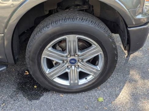 Used 2018 Ford F150 XLT w/ Equipment Group 302A Luxury AWD/4WD image 11