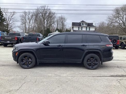 Used 2021 Jeep Grand Cherokee L Laredo image 4