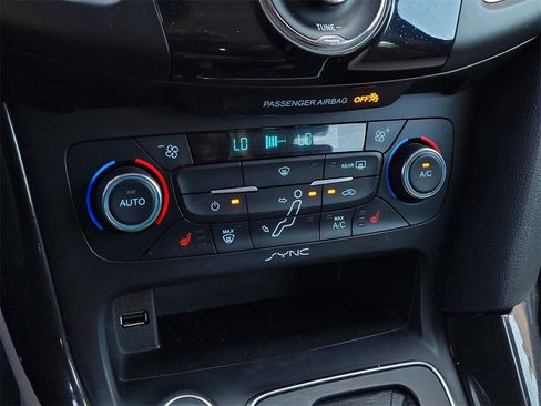 Used 2015 Ford Focus Electric Hatchback image 19