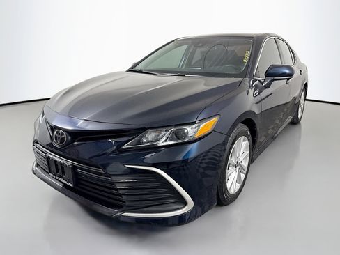 Certified 2021 Toyota Camry LE image 3