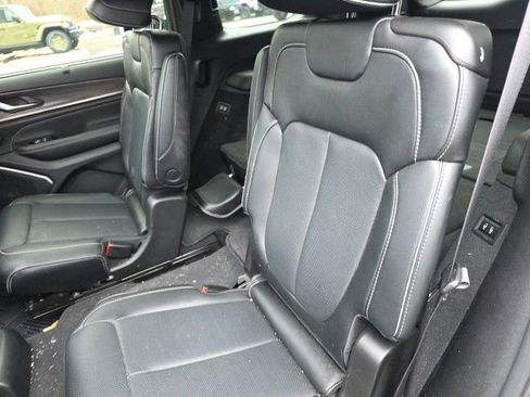 Used 2025 Jeep Grand Cherokee L Overland w/ Advanced Protech Group III image 11