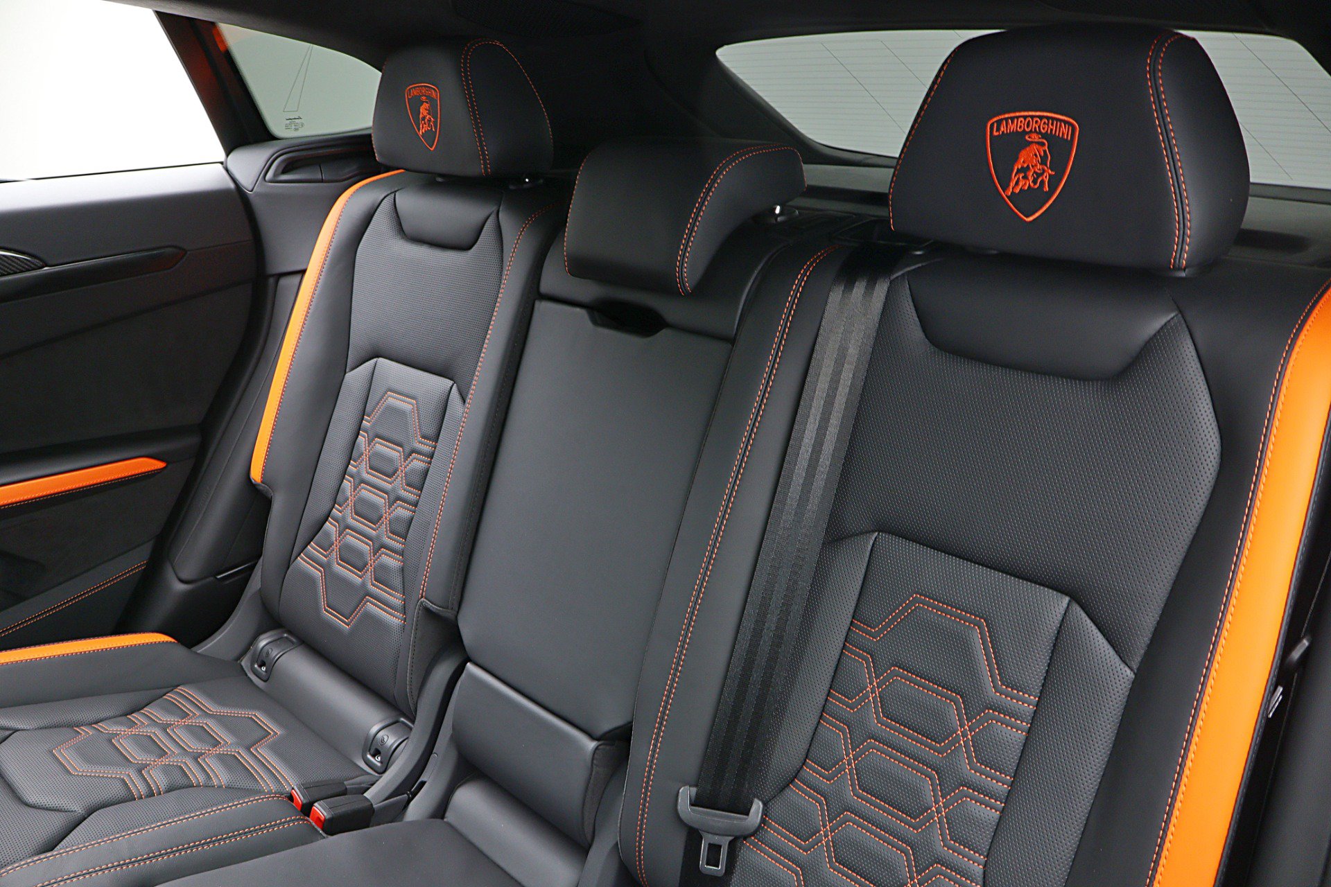 Used 2026 Lamborghini Urus SE AWD/4WD image 27