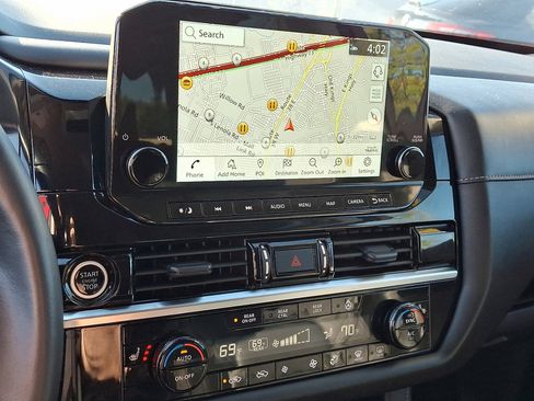 Used 2023 Nissan Pathfinder SL image 28