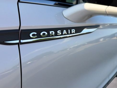 Used 2022 Lincoln Corsair Reserve w/ Equipment Group 201A AWD/4WD image 16