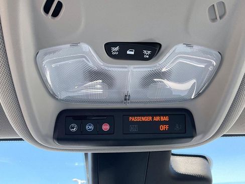 Used 2021 Buick Encore GX Select FWD image 38